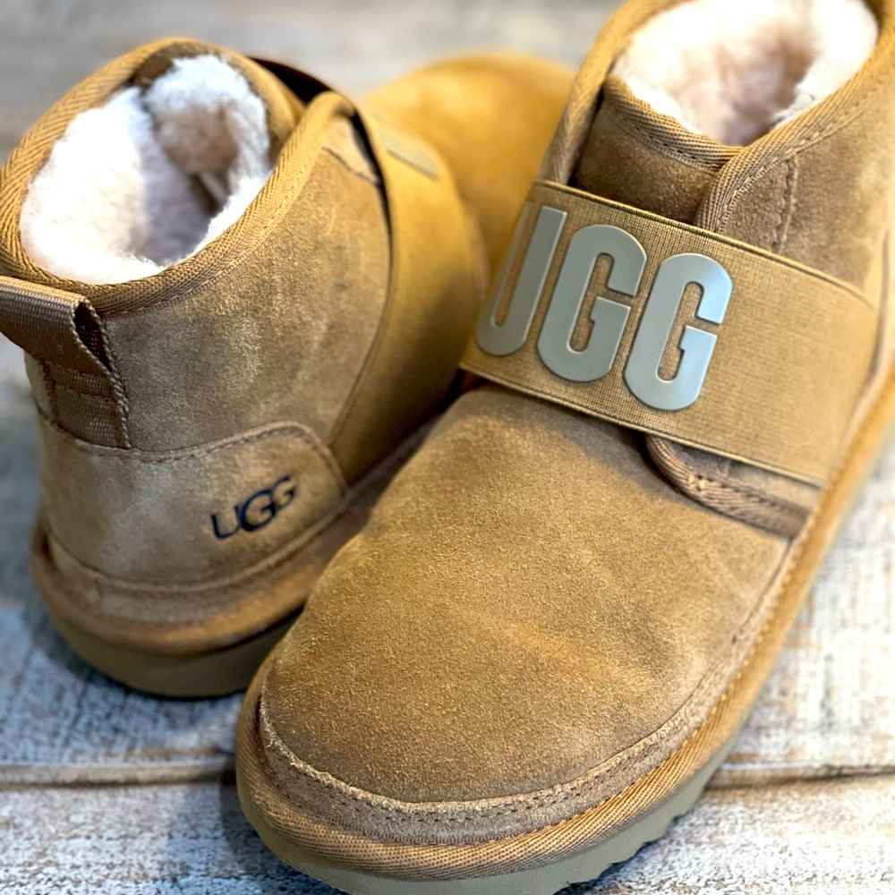 UGG kids boots size 1 (kids not toddlers)